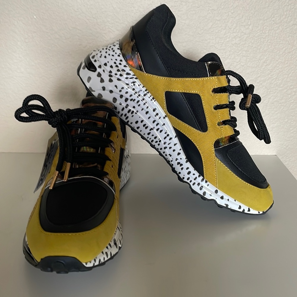Women’s sneakers